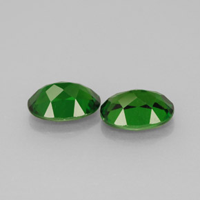 Chrome Diopside Gemstone in 7 x 5 mm (calibrated) Size for Sale, Chrome Diopside Stone in Green Color