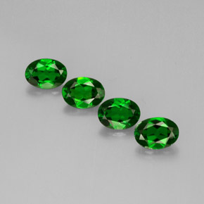 3.44 ct Green Chrome Diopside Gemstone, Chrome Diopside Gem in Oval Facet Shape for Sale.