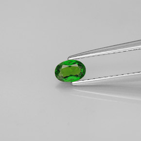 0.28 ct Green Chrome Diopside Gemstone, Chrome Diopside Gem in Oval Facet Shape for Sale.
