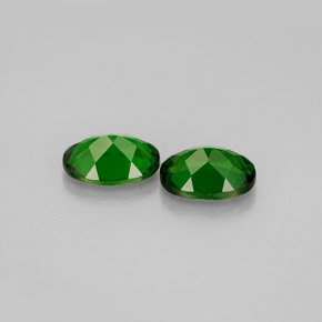 Chrome Diopside Gemstone in 7 x 5 mm (calibrated) Size for Sale, Chrome Diopside Stone in Green Color