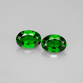 1.70 ct Green Chrome Diopside Gemstone, Chrome Diopside Gem in Oval Facet Shape for Sale.