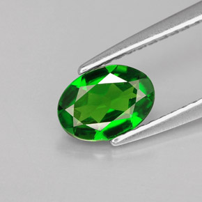 0.71 ct Green Chrome Diopside Gemstone, Chrome Diopside Gem in Oval Facet Shape for Sale.