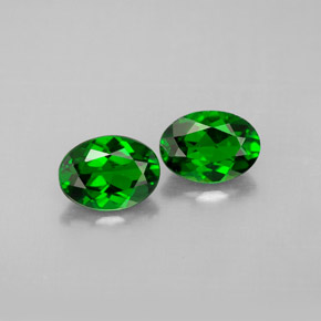 1.63 ct Green Chrome Diopside Gemstone, Chrome Diopside Gem in Oval Facet Shape for Sale.