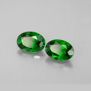 1.63 ct Green Chrome Diopside Stone, Natural Chrome Diopside in Oval Facet Shape for Sale