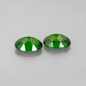 Chrome Diopside Gemstone in 7 x 5 mm (calibrated) Size for Sale, Chrome Diopside Stone in Green Color