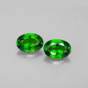 1.58 ct Green Chrome Diopside Gemstone, Chrome Diopside Gem in Oval Facet Shape for Sale.