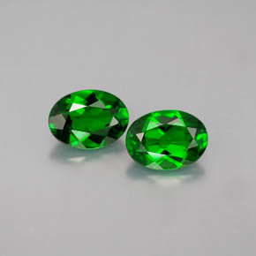 1.64 ct Green Chrome Diopside Gemstone, Chrome Diopside Gem in Oval Facet Shape for Sale.