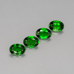 3.11 ct Green Chrome Diopside Gemstone, Chrome Diopside Gem in Oval Facet Shape for Sale.