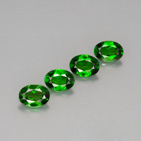 3.34 ct Green Chrome Diopside Gemstone, Chrome Diopside Gem in Oval Facet Shape for Sale.