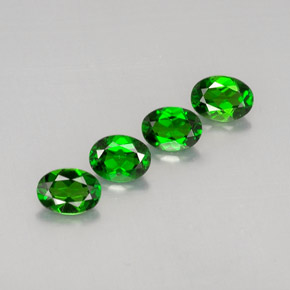 3.46 ct Green Chrome Diopside Gemstone, Chrome Diopside Gem in Oval Facet Shape for Sale.