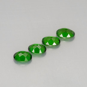 Chrome Diopside Gemstone in 6.9 x 5.2 mm Size for Sale, Chrome Diopside Stone in Green Color