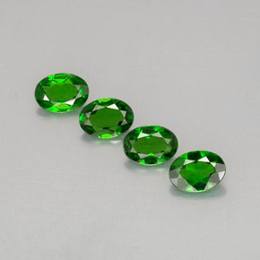 2.72 ct Green Chrome Diopside Gemstone, Chrome Diopside Gem in Oval Facet Shape for Sale.