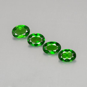 2.46 ct Green Chrome Diopside Stone, Natural Chrome Diopside in Oval Facet Shape for Sale