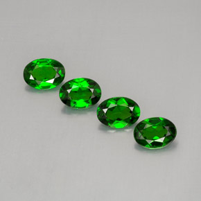 2.97 ct Green Chrome Diopside Gemstone, Chrome Diopside Gem in Oval Facet Shape for Sale.