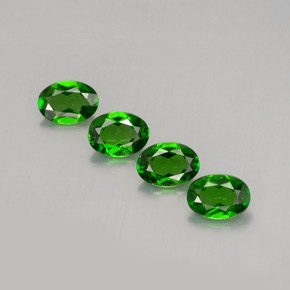 2.86 ct Green Chrome Diopside Gemstone, Chrome Diopside Gem in Oval Facet Shape for Sale.