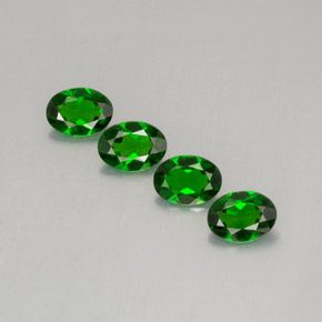 2.77 ct Green Chrome Diopside Gemstone, Chrome Diopside Gem in Oval Facet Shape for Sale.
