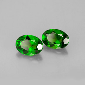 1.66 ct Green Chrome Diopside Stone, Natural Chrome Diopside in Oval Facet Shape for Sale
