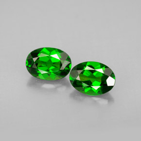 1.55 ct Green Chrome Diopside Gemstone, Chrome Diopside Gem in Oval Facet Shape for Sale.