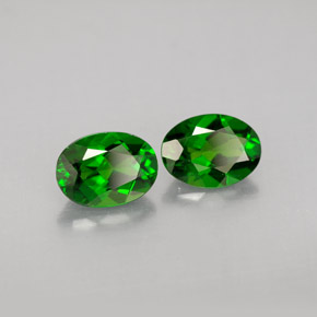 1.55 ct Green Chrome Diopside Stone, Natural Chrome Diopside in Oval Facet Shape for Sale