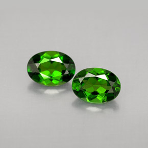 1.65 ct Green Chrome Diopside Gemstone, Chrome Diopside Gem in Oval Facet Shape for Sale.