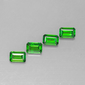 2.18 ct Green Chrome Diopside Gemstone, Chrome Diopside Gem in Octagon Facet Shape for Sale.