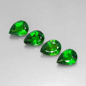 2.70 ct Green Chrome Diopside Gemstone, Chrome Diopside Gem in Pear Facet Shape for Sale.