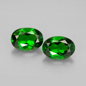 1.65 ct Green Chrome Diopside Gemstone, Chrome Diopside Gem in Oval Facet Shape for Sale.