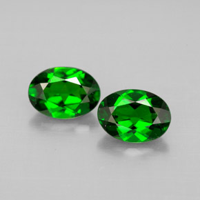 1.65 ct Green Chrome Diopside Gemstone, Chrome Diopside Gem in Oval Facet Shape for Sale.