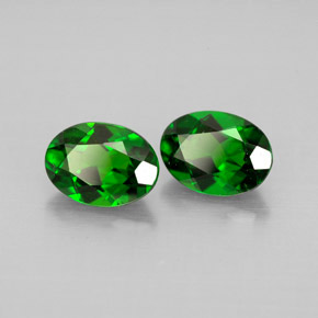 1.65 ct Green Chrome Diopside Stone, Natural Chrome Diopside in Oval Facet Shape for Sale