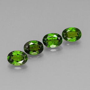 3.76 ct Green Chrome Diopside Gemstone, Chrome Diopside Gem in Oval Facet Shape for Sale.