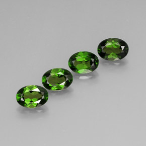 3.56 ct Green Chrome Diopside Gemstone, Chrome Diopside Gem in Oval Facet Shape for Sale.