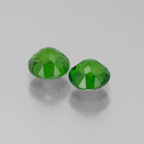 Chrome Diopside Gemstone in 5 mm (calibrated) Size for Sale, Chrome Diopside Stone in Green Color