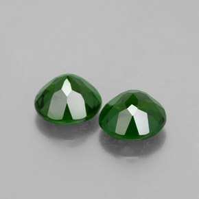 Chrome Diopside Gemstone in 6 mm (calibrated) Size for Sale, Chrome Diopside Stone in Green Color