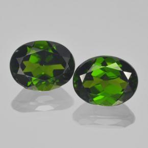 4.23 ct Green Chrome Diopside Gemstone, Chrome Diopside Gem in Oval Facet Shape for Sale.