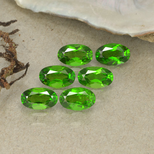 Medium-Dark Green Cromo diopside Gem - 0.2ct Ovale sfaccettato (ID: 493737)