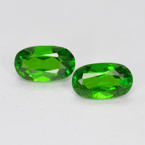 Ярко-зеленый Хром Диопсид Камень - 0.2ct Фасетный Овал (ID: 557419)