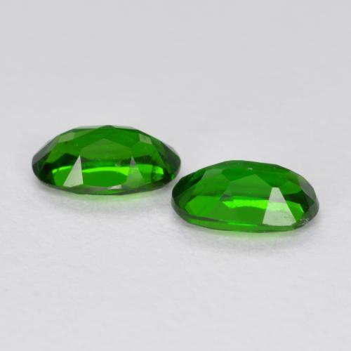 Chrome Diopside Gemstones in 5 x 3 mm (calibrated) Size for Sale, Chrome Diopside Stones in Bright Forest Green Color