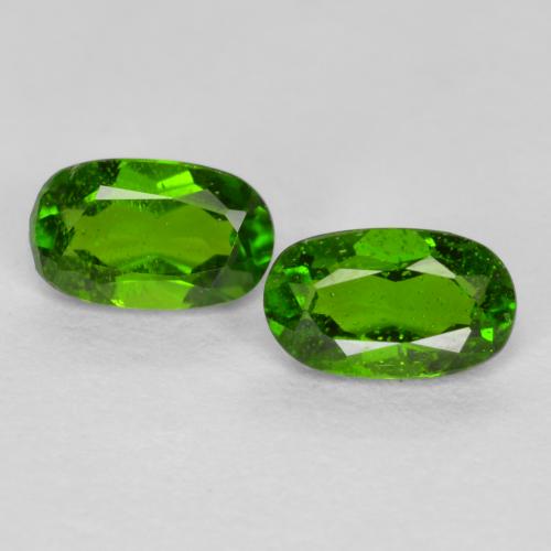 Medium-Dark Green Chrome Diopside Gem - 0.3ct Oval Facet (ID: 557808)