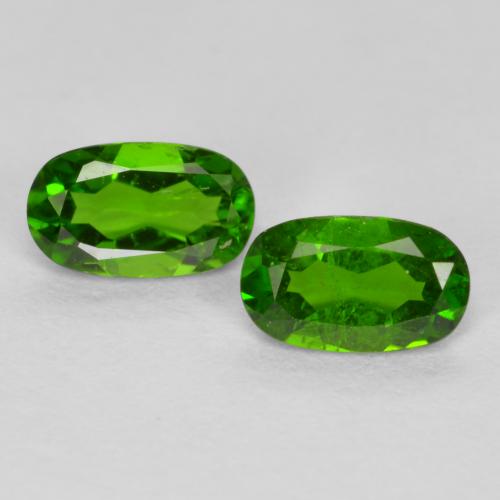 Medium-Dark Green Хром Диопсид Камень - 0.2ct Фасетный Овал (ID: 557809)