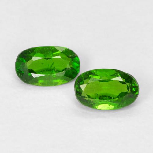 4,9 x 3mm Oval Chromdiopsid-Paar - Gewicht 0,47 ct gesamt / durchschnittl. 0,24 ct, Garantiert natürliche Edelsteine, Lebendiges grün Farbe in VS Reinheit, Mohs-Härte 5 - 6, Photo A