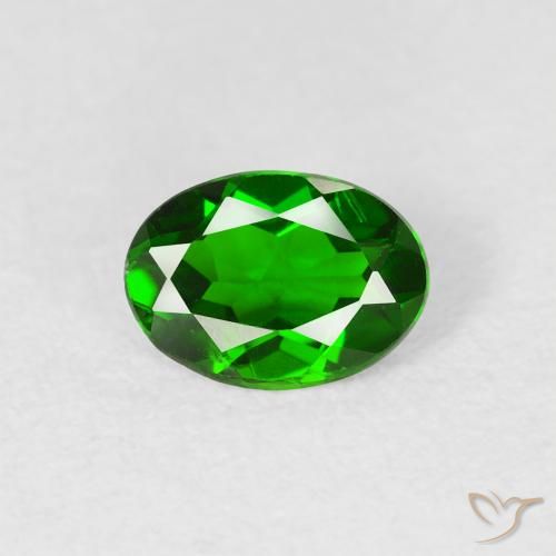 0.65ct Natural Bright Forest Green Chrome Diopside, Oval, VS