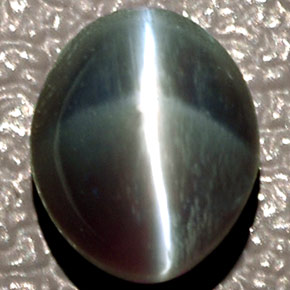 1.43 ct Green Chrysoberyl Cat's Eye Gemstone, Chrysoberyl Cat's Eye Gem in Oval Cabochon Shape for Sale.
