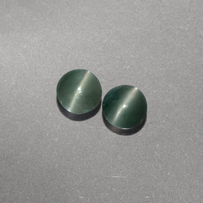 0.94 ct Green Chrysoberyl Cat's Eye Gemstone, Chrysoberyl Cat's Eye Gem in Round Cabochon Shape for Sale.