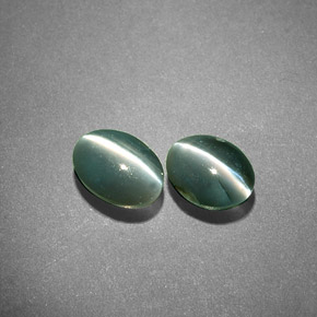 1.20 ct Green Chrysoberyl Cat's Eye Gemstone, Chrysoberyl Cat's Eye Gem in Oval Cabochon Shape for Sale.