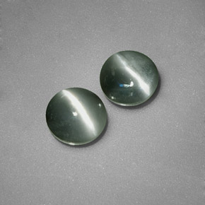 1.15 ct Green Chrysoberyl Cat's Eye Gemstone, Chrysoberyl Cat's Eye Gem in Round Cabochon Shape for Sale.