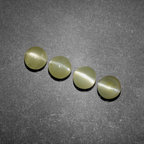 1.72 ct Green Chrysoberyl Cat's Eye Stone, Natural Chrysoberyl Cat's Eye in Round Cabochon Shape for Sale