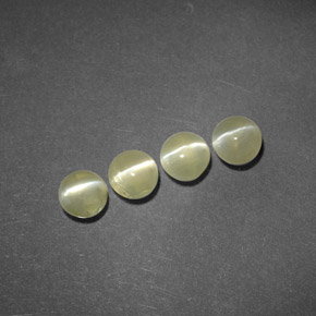 1.80 ct Green Chrysoberyl Cat's Eye Gemstone, Chrysoberyl Cat's Eye Gem in Round Cabochon Shape for Sale.