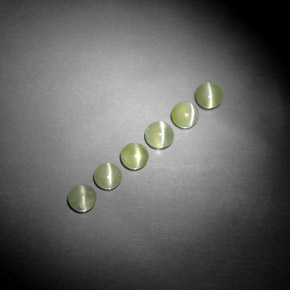 2.07 ct Green Chrysoberyl Cat's Eye Stone, Natural Chrysoberyl Cat's Eye in Round Cabochon Shape for Sale