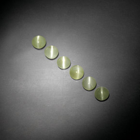 2.43 ct Green Chrysoberyl Cat's Eye Stone, Natural Chrysoberyl Cat's Eye in Round Cabochon Shape for Sale