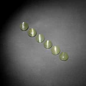 1.80 ct Green Chrysoberyl Cat's Eye Gemstone, Chrysoberyl Cat's Eye Gem in Round Cabochon Shape for Sale.
